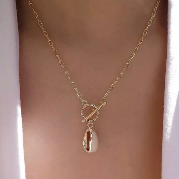 Gold Cowrie Shell Mid Length Toggle Clasp Necklace - Picture 2 of 3